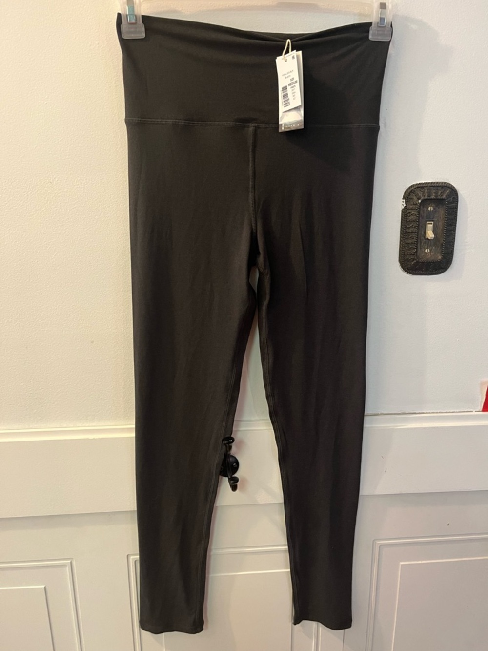 Fornia Black Yoga Leggings with Branded Tag - Medium